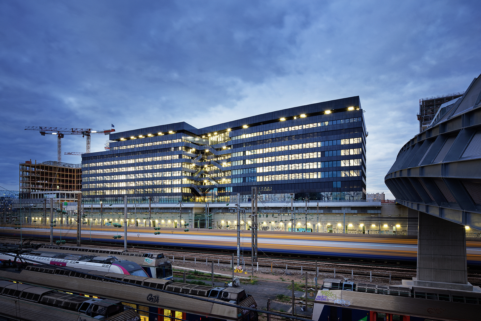 Bureaux en bordure des rails, quartier Clichy-Batignolles bureaux-clichy-batignolles-01