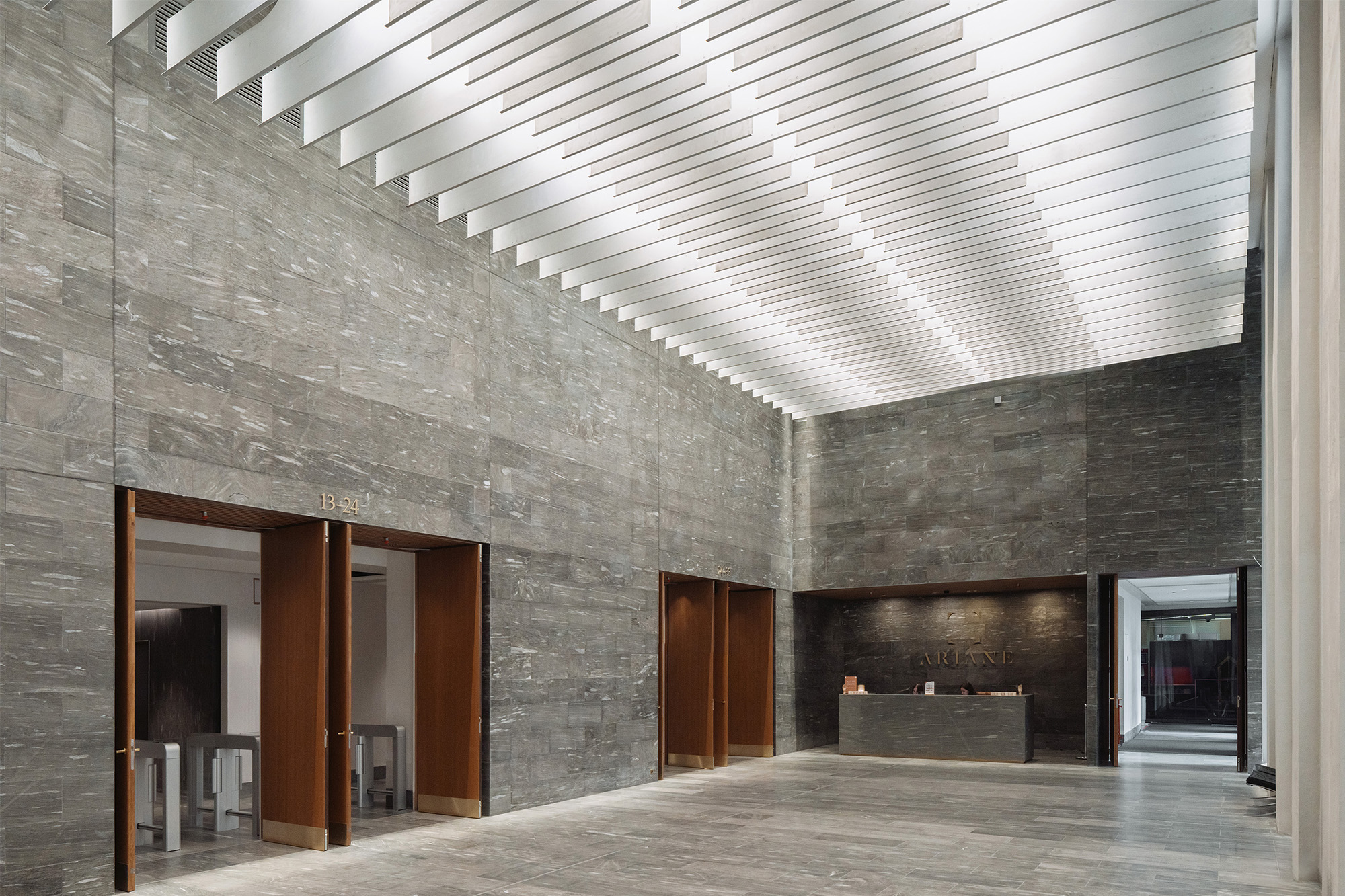 Métamorphose de la tour Ariane, Nouvelle AOM metamorphose-tour-ariane-46